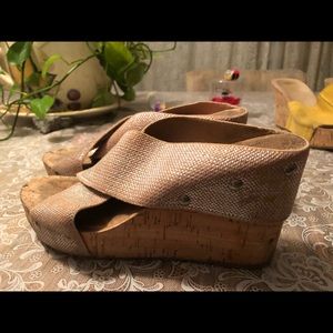 Sandals wedge neutral